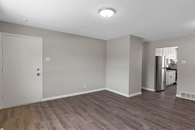 Building Photo - 3892-98 Brittany Circle - 3894