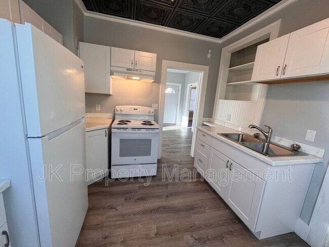 Building Photo - #11 17th Street S