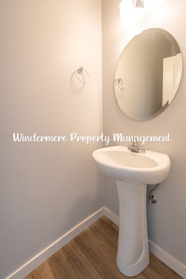 Building Photo - 5064 NW Bear Paw Ct
