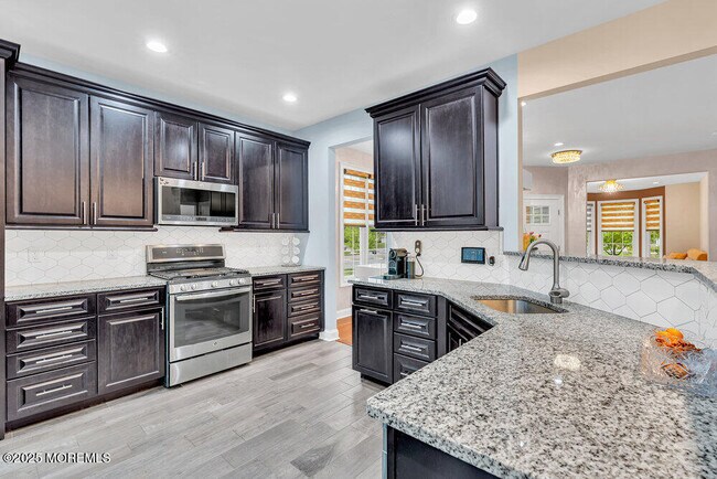 Building Photo - 47 McCormick Ave N