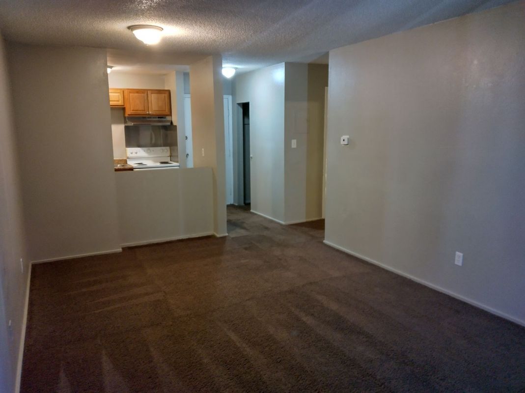 Building Photo - 1425 Yosemite St