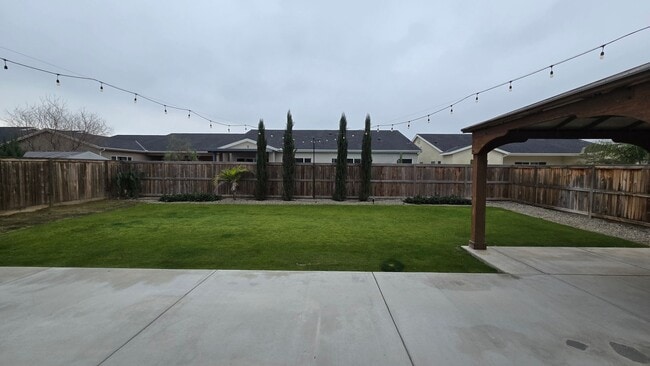 Building Photo - 9405 Parkwood Manor Dr