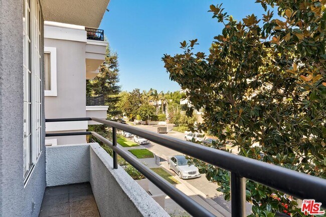 Building Photo - 1169 Wellesley Ave