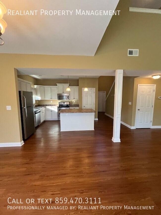 Building Photo - 236 Lynnwood Dr