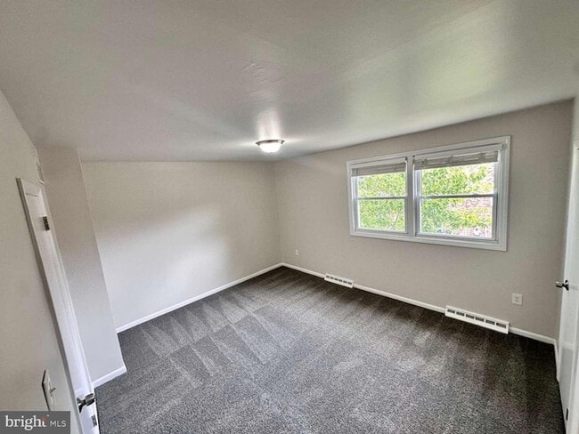Building Photo - 1438 Boxwood Dr