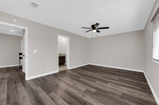 Building Photo - Charming 3 Bedroom ,2 bathroom in Paradise...