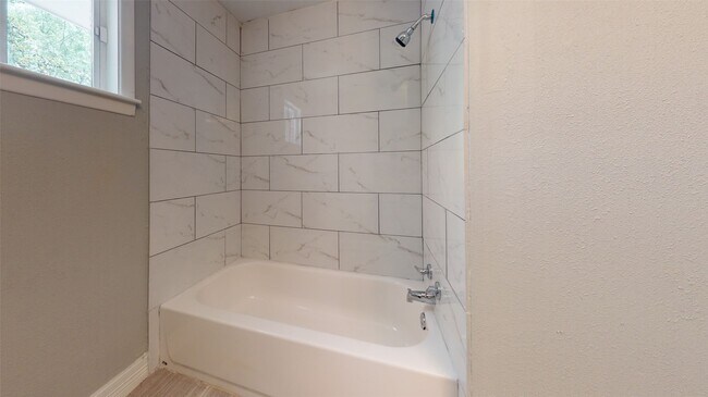 Building Photo - 14246 FM1314