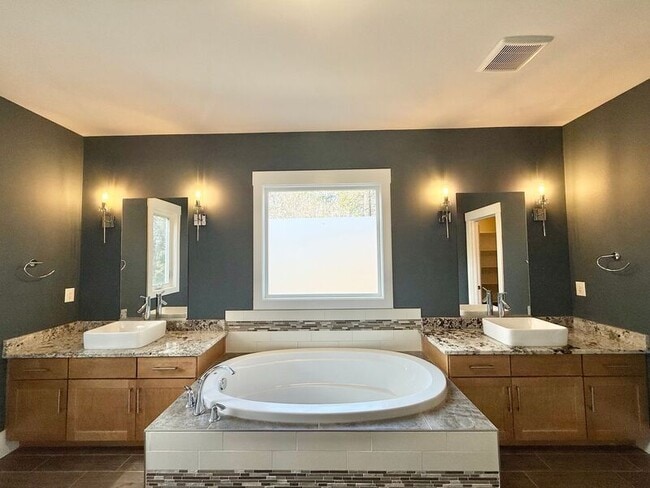 Building Photo - 5231 Melbourne Rd