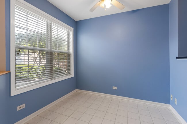Building Photo - 1483 Ashbury Ln W