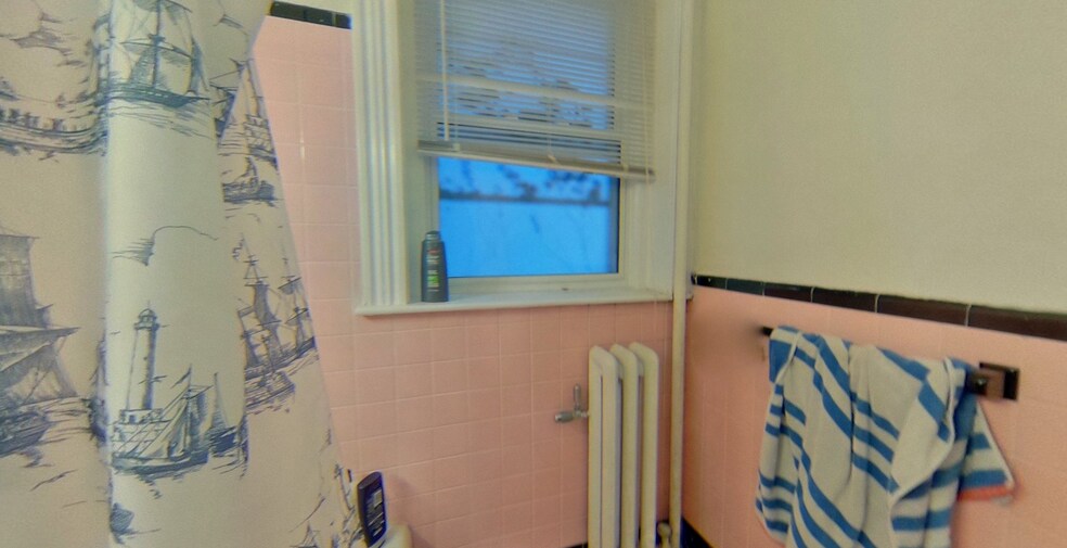 Building Photo - 22 Euston St