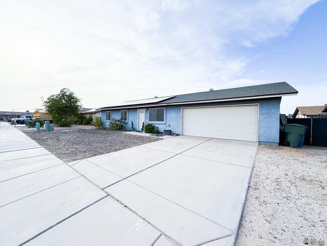 Building Photo - 8558 E 38th Ln