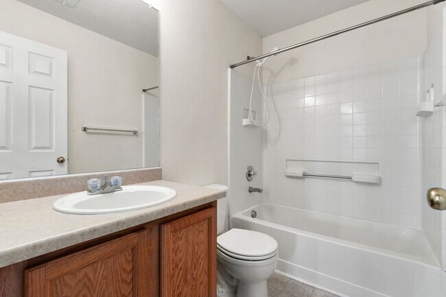 Building Photo - 4028 Kestrel Ct