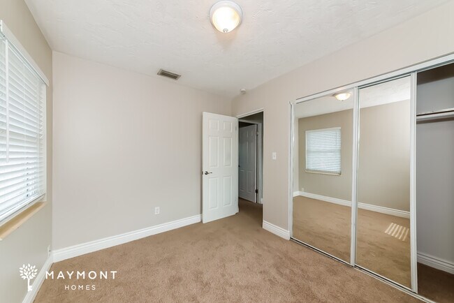 Building Photo - 1310 Dartmouth Dr