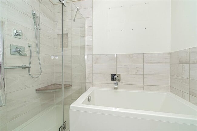 Building Photo - 709 Correll Ave