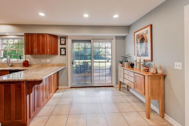 Building Photo - 21301 N Woodland Ave