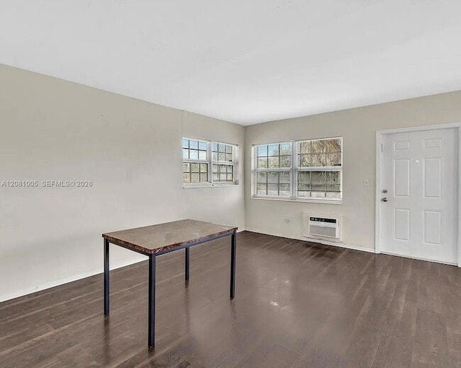 Building Photo - 1451 NE 170th St