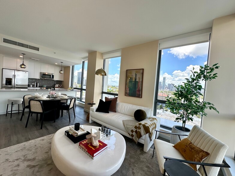 Building Photo - 52 NW 32nd St