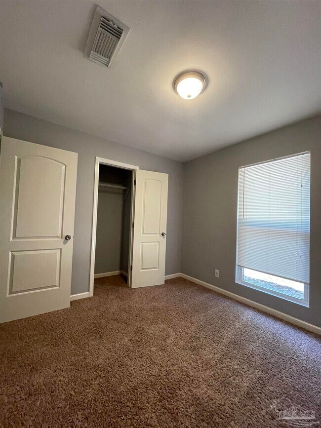 Building Photo - 5212 Parkway Dr