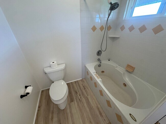 Building Photo - 55 Piimauna St