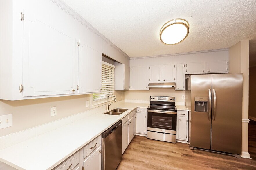 Building Photo - 7506 Pirates Cove Ct