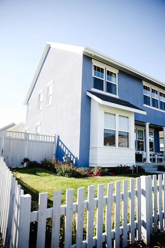 Building Photo - 11072 S Kitty Hawk Rd