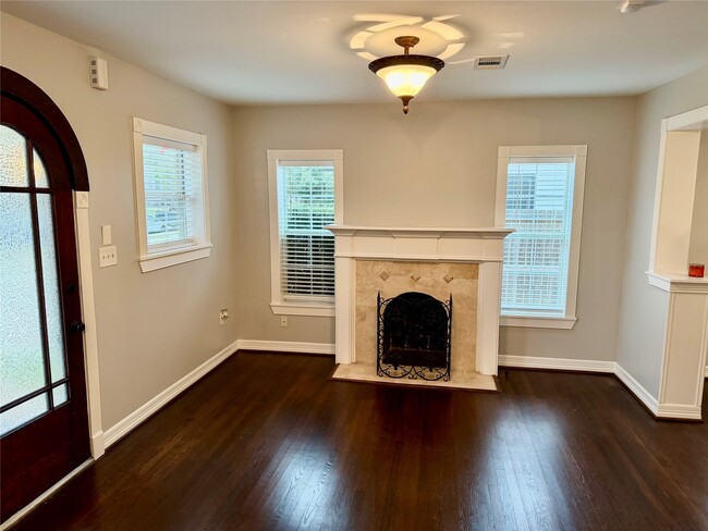 Building Photo - 8234 Bonner Dr