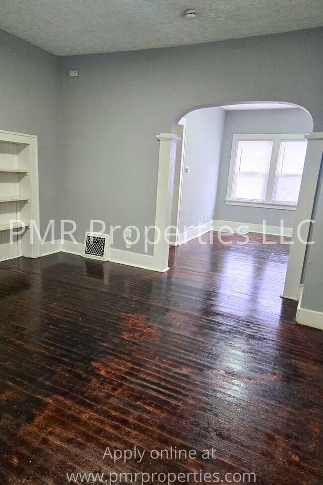 Building Photo - 118 Platner St