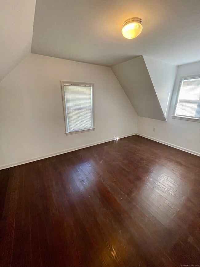 Building Photo - 65 Hinsdale Ave