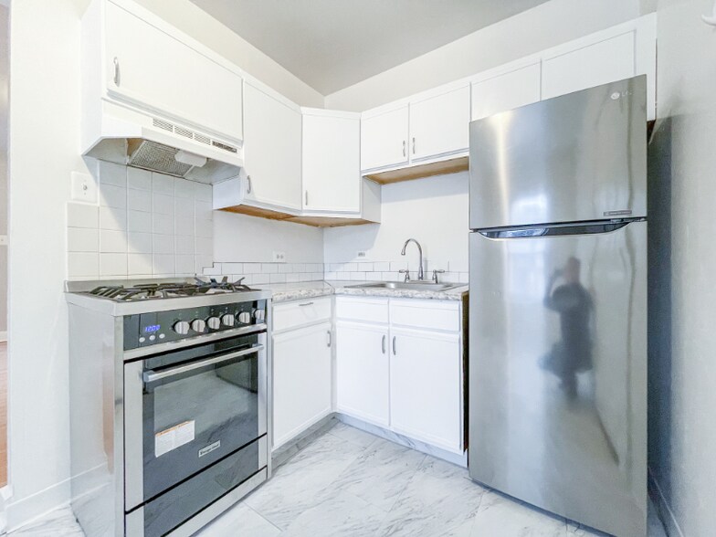 Building Photo - 2627 N Spaulding Ave