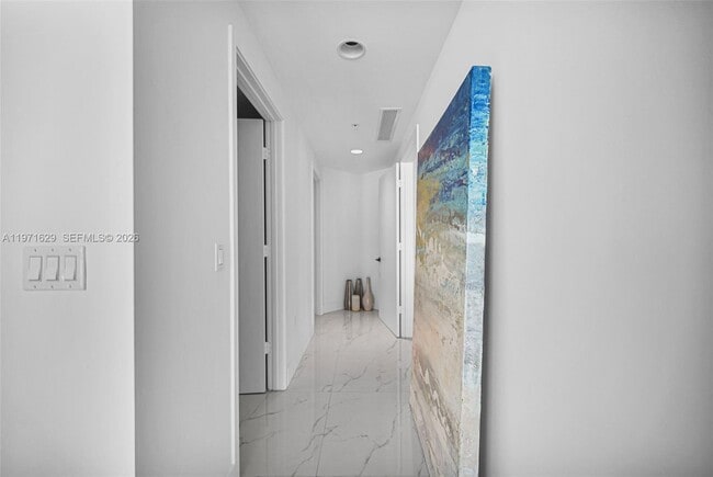 Building Photo - 17111 Biscayne Blvd