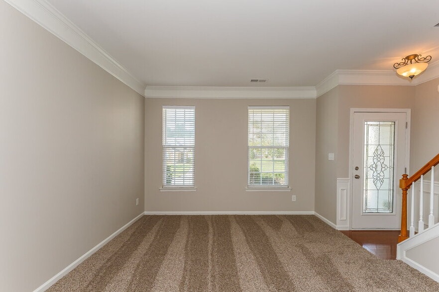 Building Photo - 5721 Verrazano Dr
