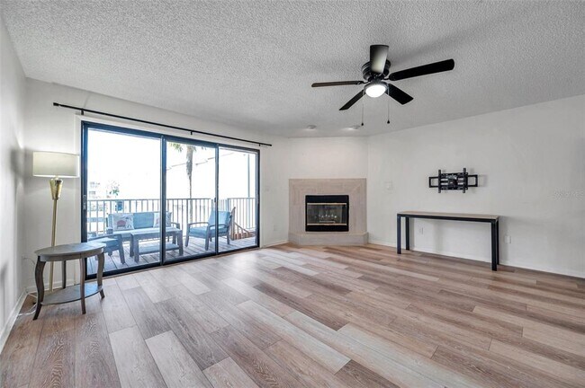 Building Photo - 745 Pinellas Bayway S