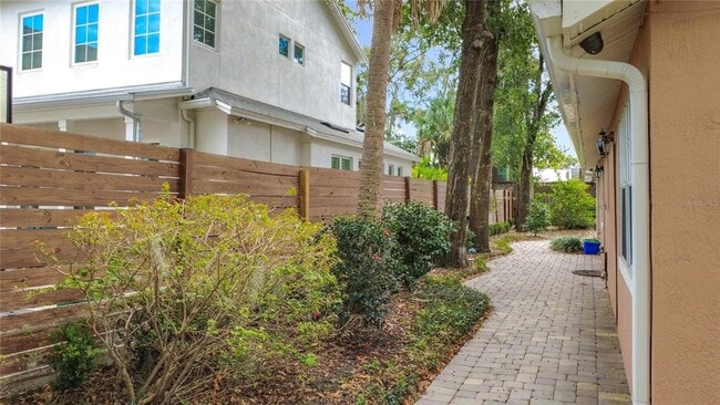 Building Photo - 332 Harris Ave