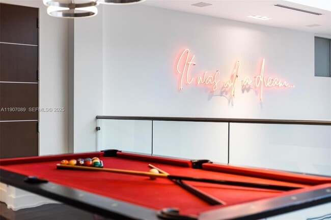 Building Photo - 300 Royal Plaza Dr