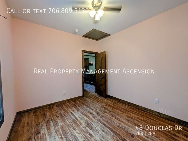Building Photo - 48 Douglas Cir