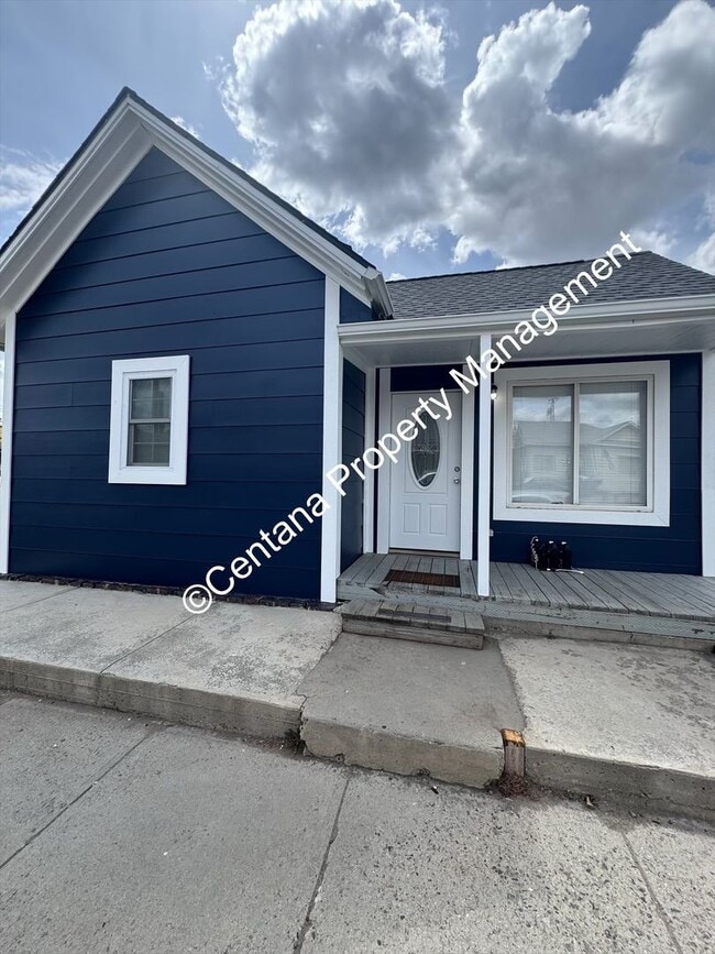 Building Photo - This remodeled two bedroom has all new everything including high end stainless steel appliances.
