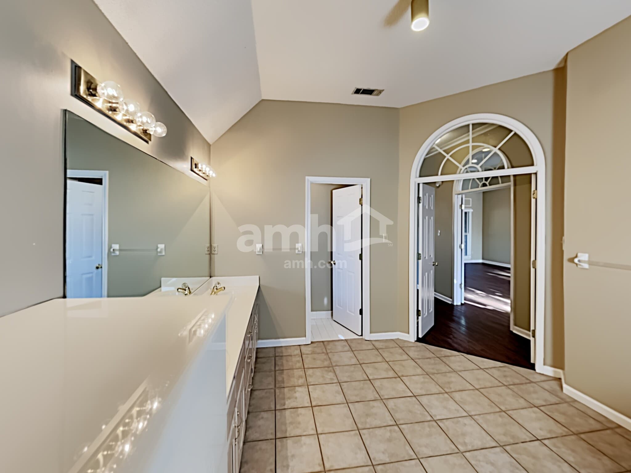 Building Photo - 1226 Sweetie Dr