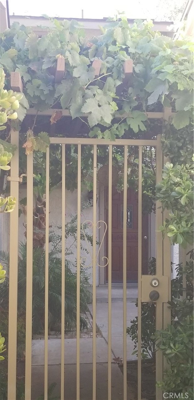 Building Photo - 2638 Mangrove Way