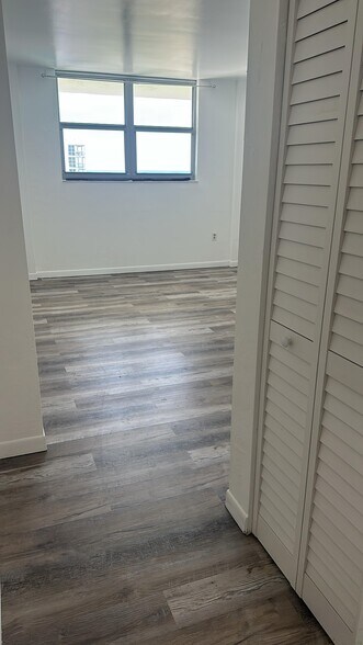 Building Photo - 9273 Collins Ave