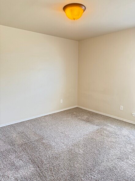 Building Photo - 13814 Avenue U