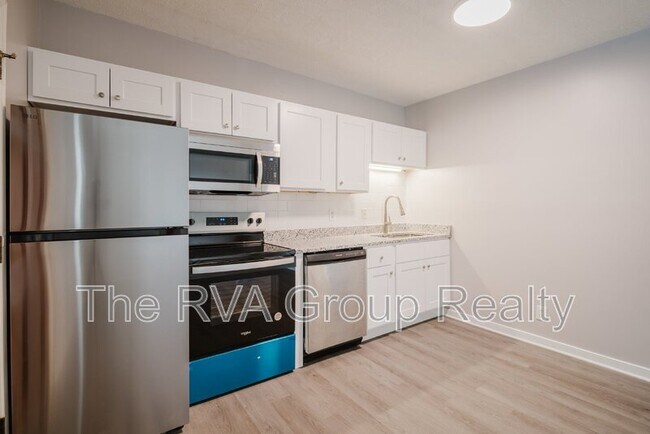 Building Photo - 3807 Woodlawn St