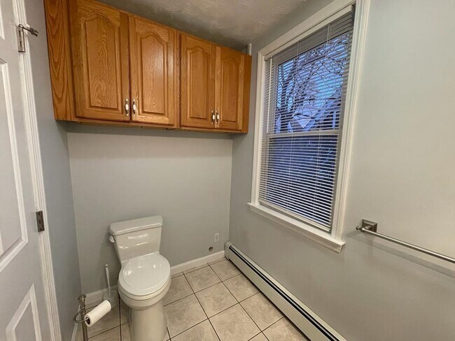 Building Photo - 114 Walnut St