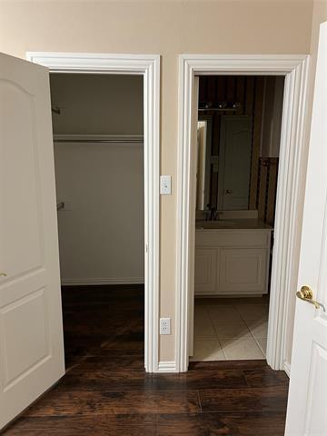 Building Photo - 1803 E Branch Hollow Dr