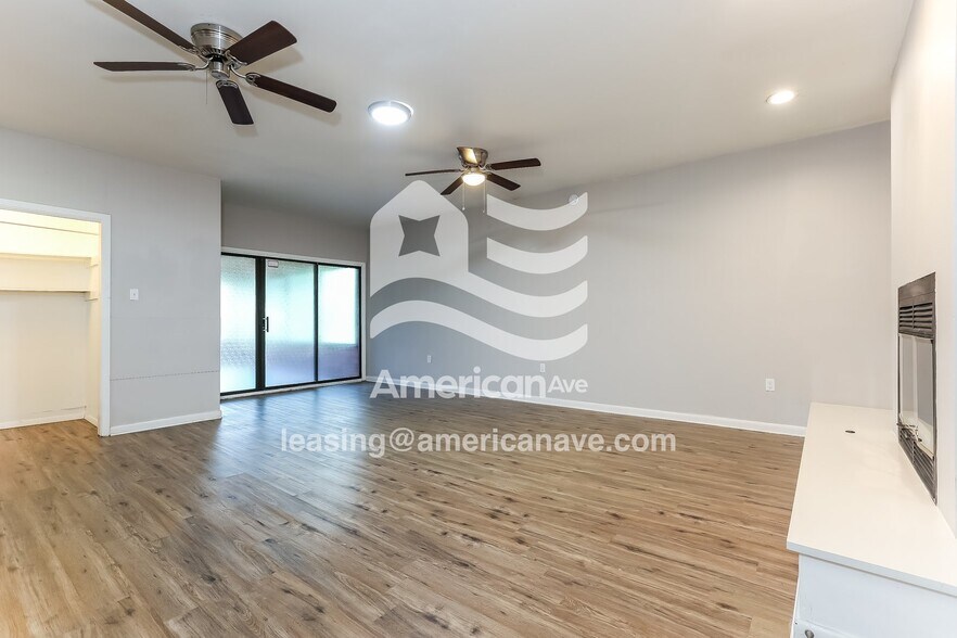 Building Photo - 2515 Montreal Dr