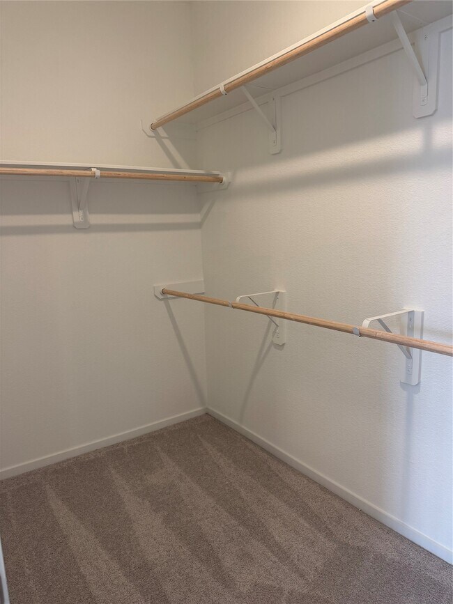 Building Photo - 2226 Salinas Dr