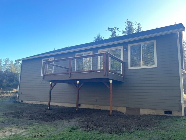 Building Photo - Single Level Freeland Home and Pet Friendly!