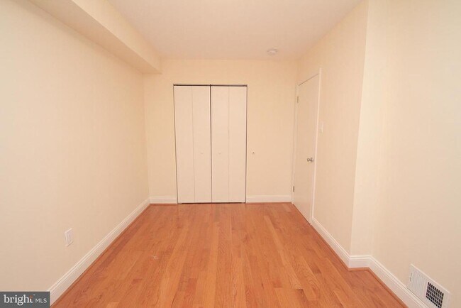 Building Photo - 298 Greenough St