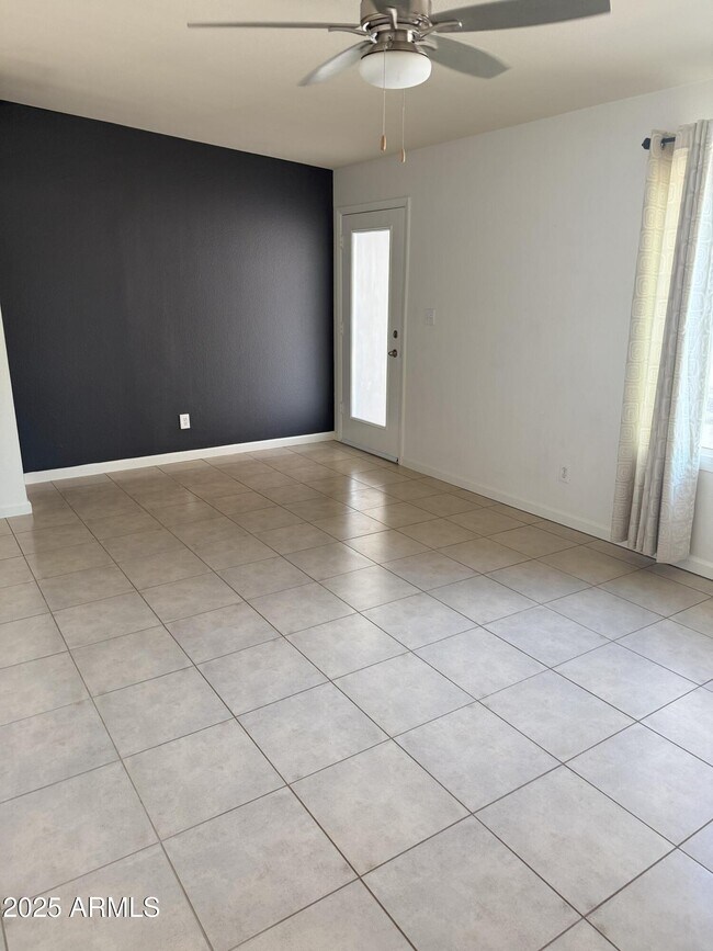 Building Photo - 2428 E La Jolla Dr