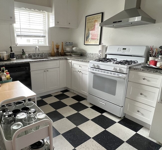 Building Photo - 1BR - Piedmont Park!