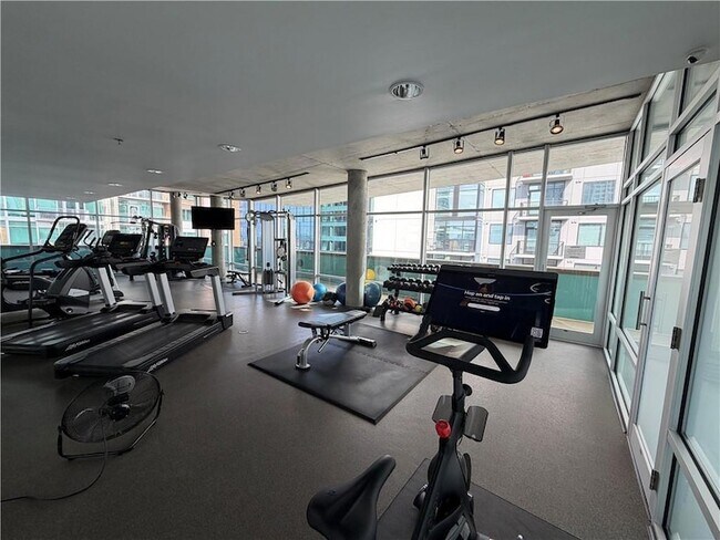 Building Photo - 845 Spring St NW